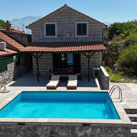 Apartments Kovinic Tivat Bagian luar foto