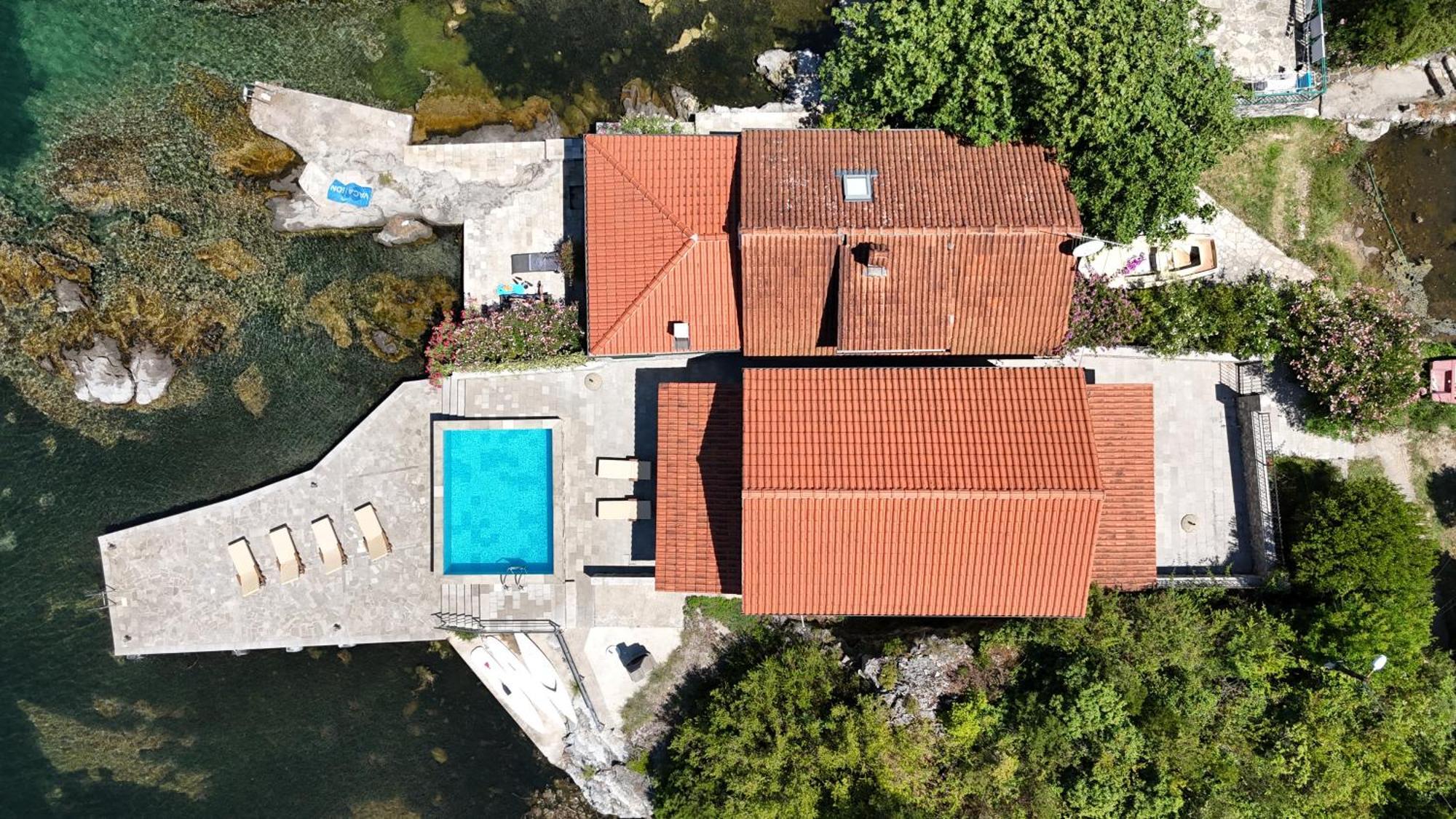 Apartments Kovinic Tivat Bagian luar foto